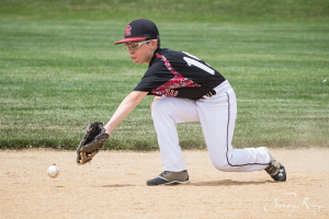 Baseball fielding grounder
