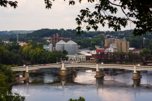 Y-shaped Zanesville bridge